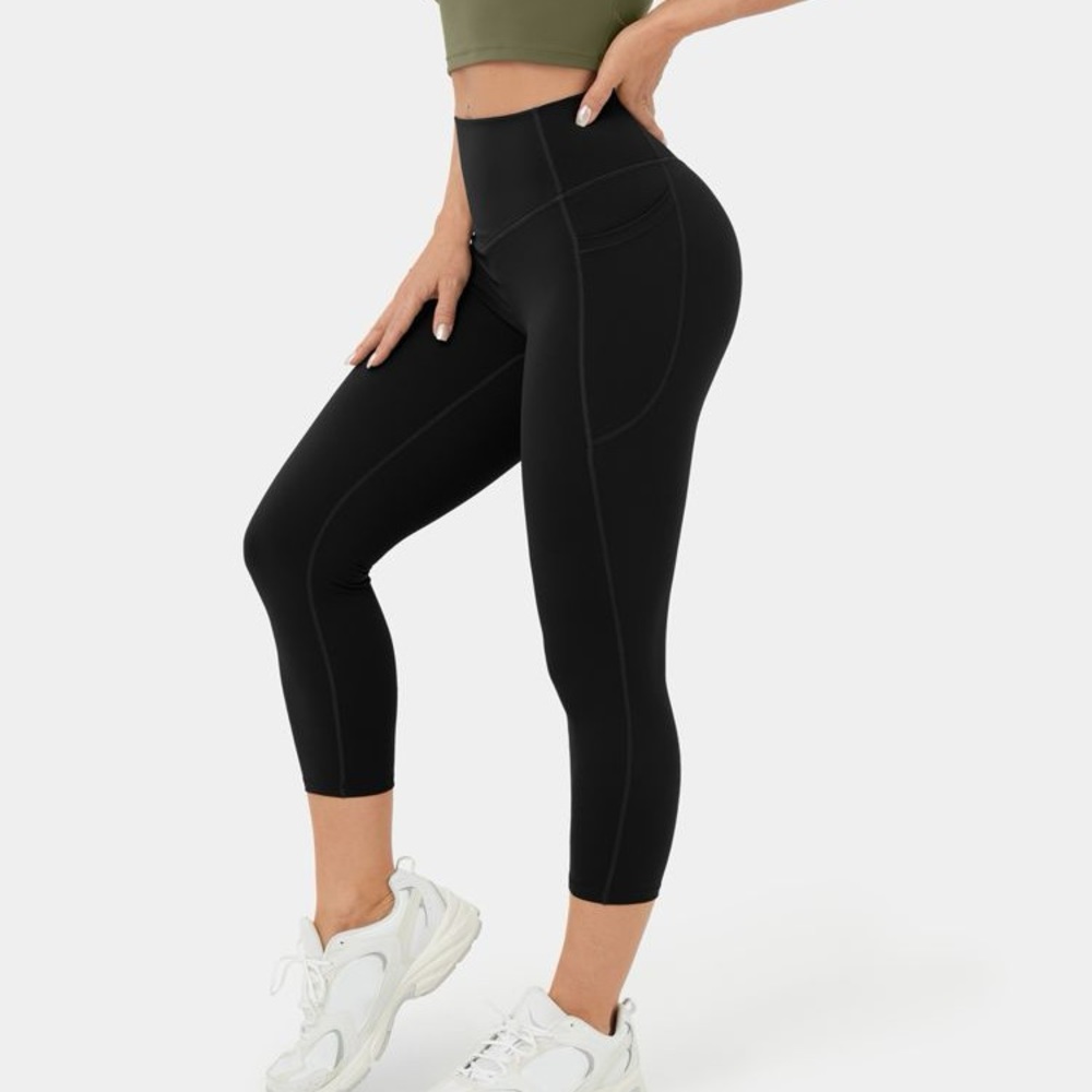 Halara High Waisted Side Pocket Shaping Training Capri Leggings